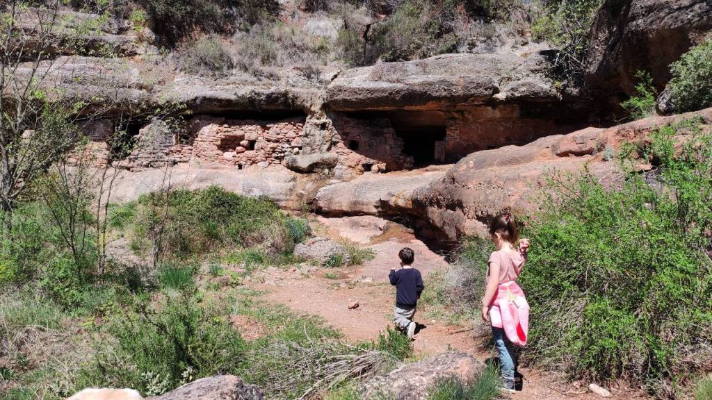 Ruta per Rellinars: balma de l’Andaló, les Fonts i l’esglèsia de Sant Pere i Sant&nbsp;Fermí