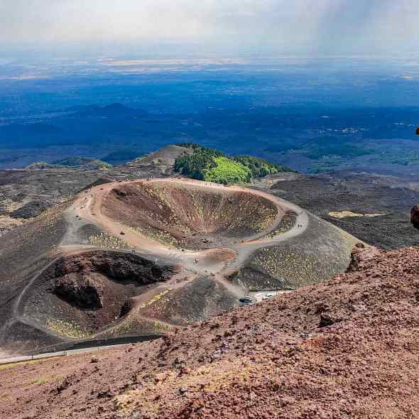 Volcán_etna_sicilia_cráter_silvestri_imagen superior