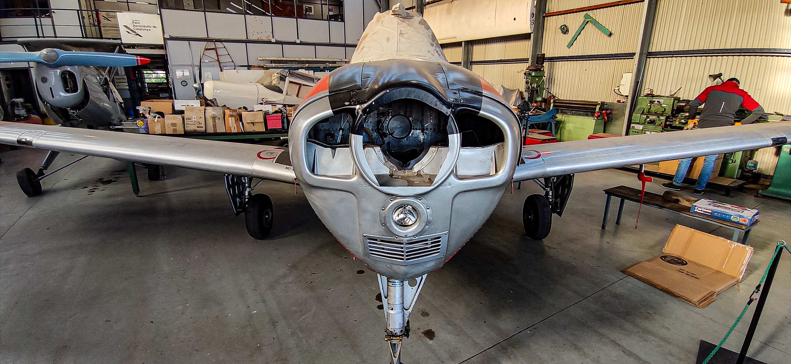 Aeròdrom de Sabadell portes obertes avio hangar