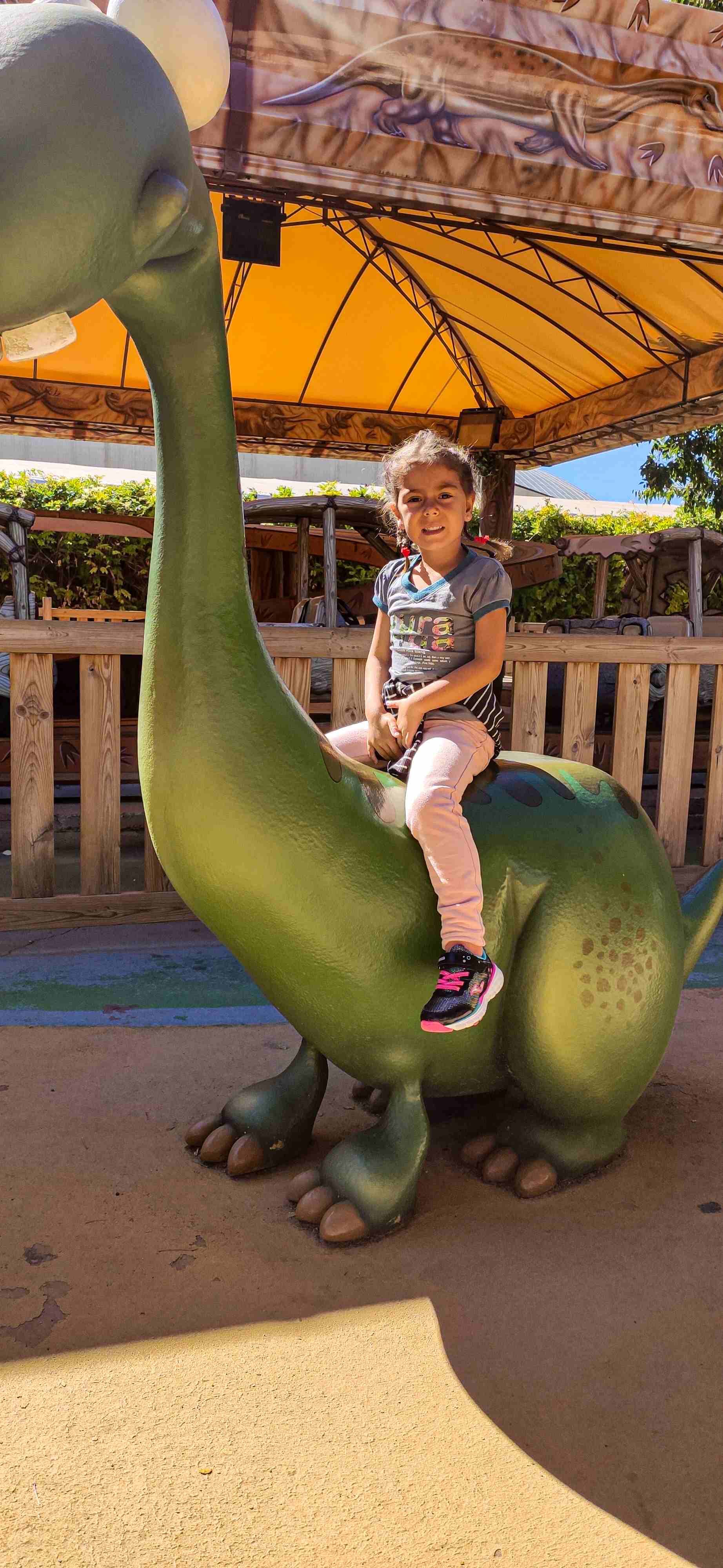 Dinopolis - suaropark zona juego libre