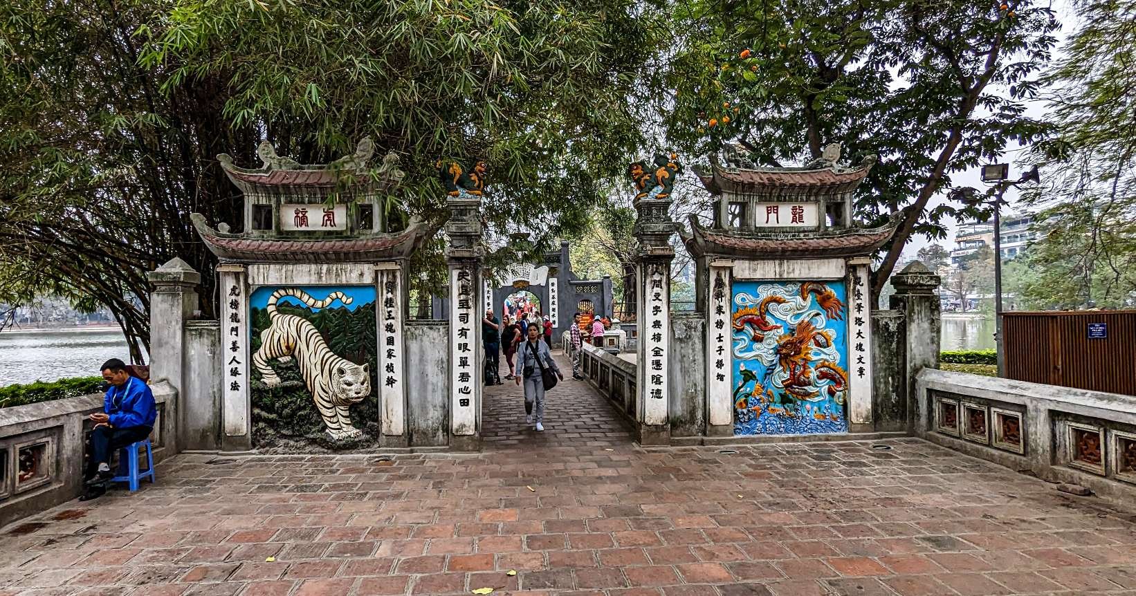 Hanoi puente japones templo(Vietnam)