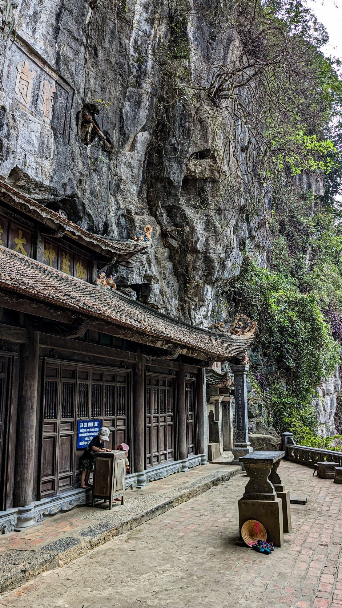 Bich Dong Pagoda - Tam coc - Vietnam
