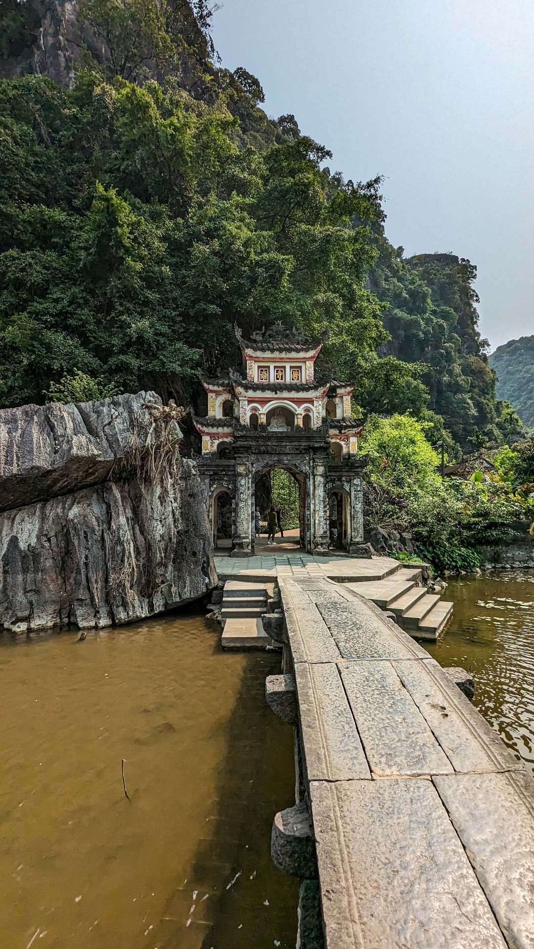 Bich Dong Pagoda - Tam coc - Vietnam