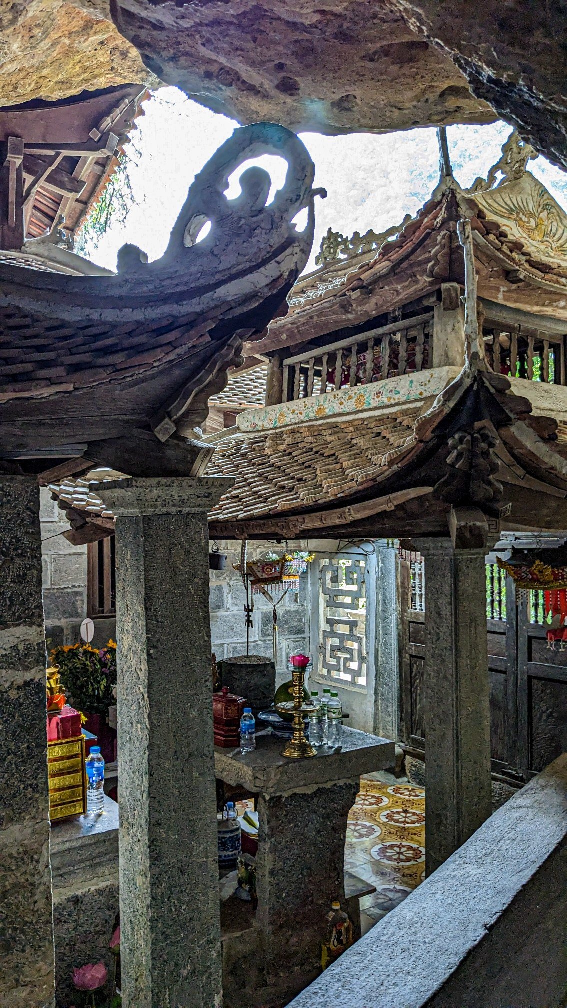 Bich Dong Pagoda - Tam coc - Vietnam