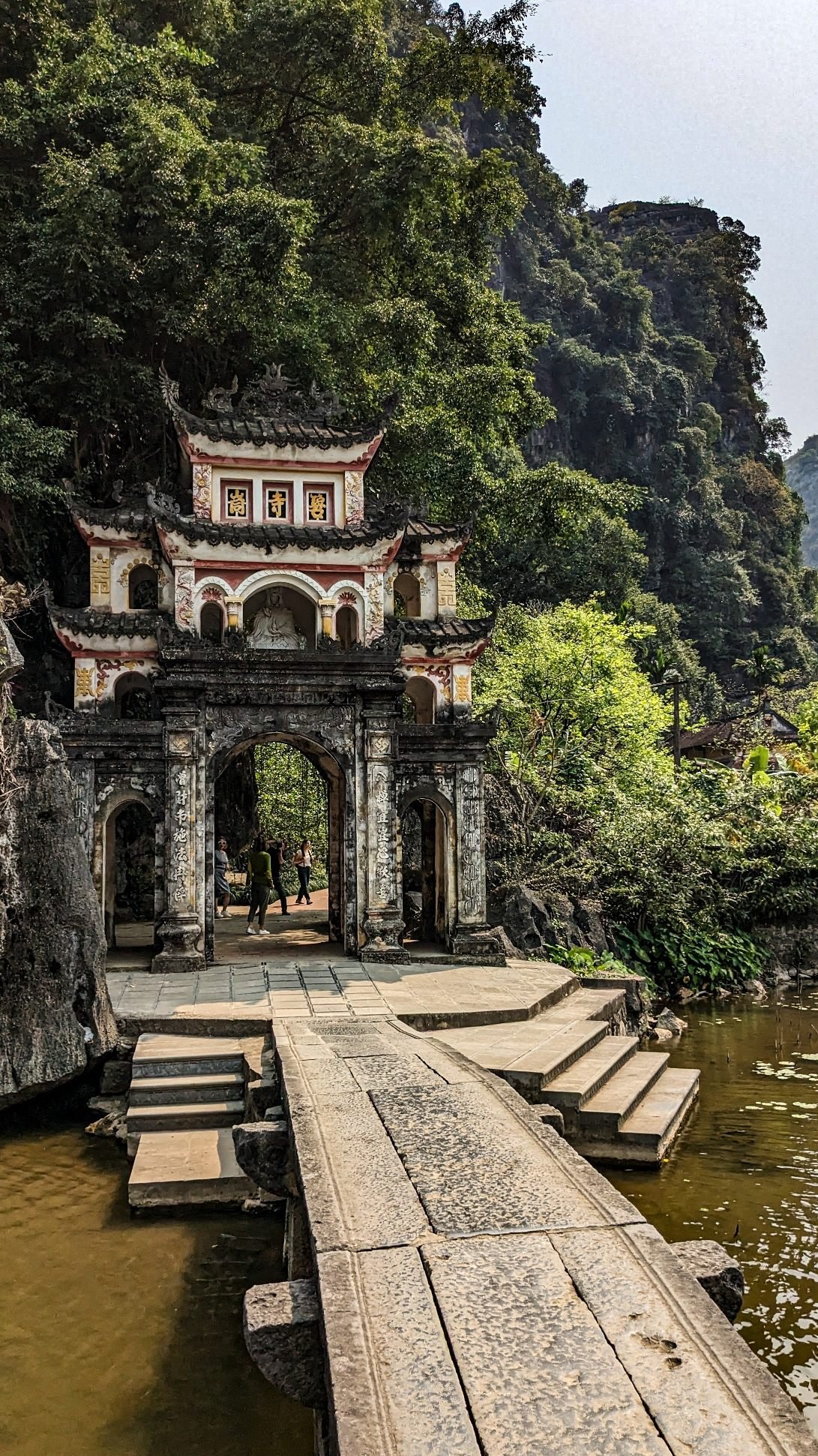 Bich Dong Pagoda - Tam coc - Vietnam