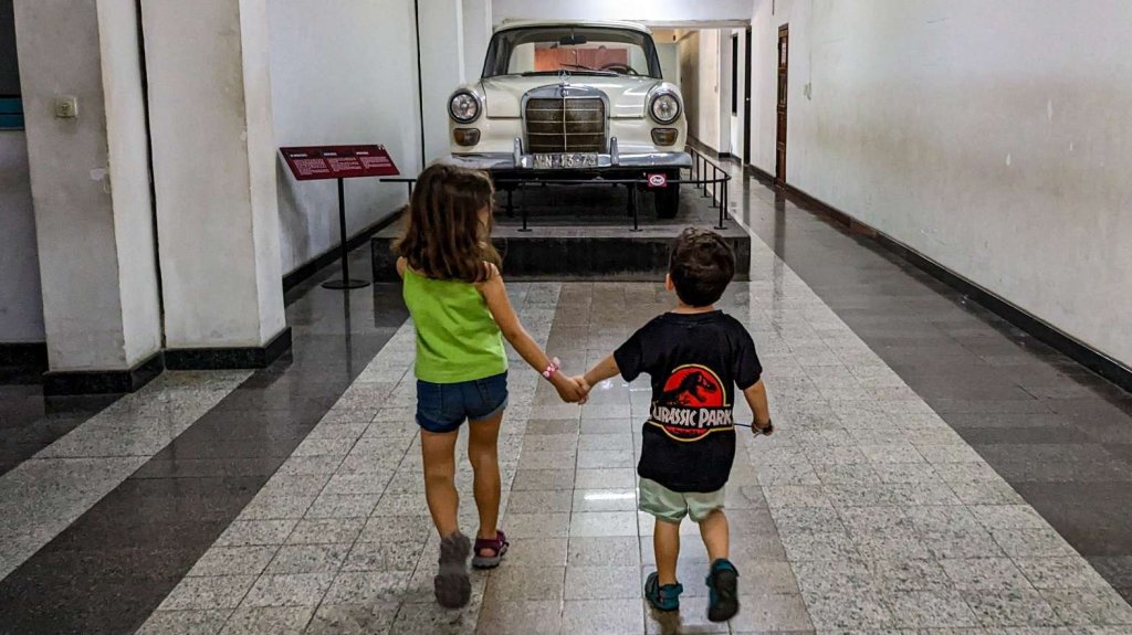 Vietnam - Ho Chi Minh - Palacio de la reunificación - Mercedes presidencial