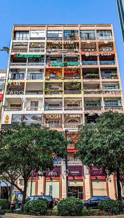 Vietnam - Ho Chi Minh - Palacio de la reunificación - Coffee apartments