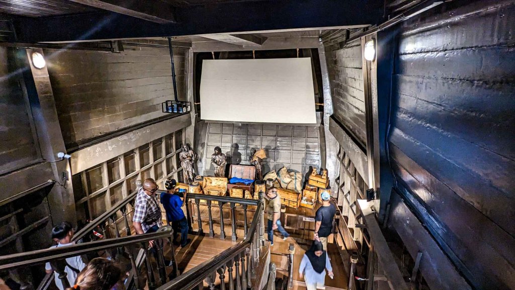 Malasia - Malaca - Museo samudera - Flor de la mar interior