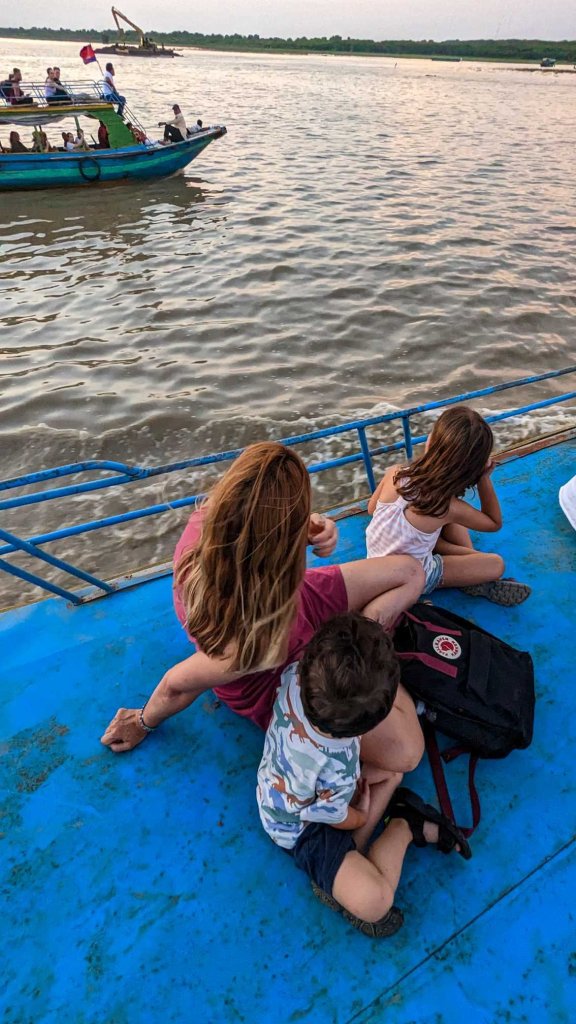 Camboya - Lago Tonle - techo barco