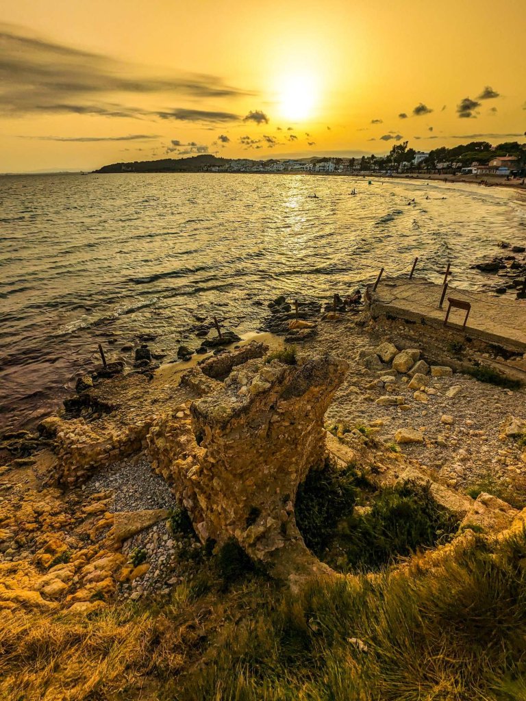 Tarragona - Altafulla - Vil·la Romana d'Els Munts - baños en la playa
