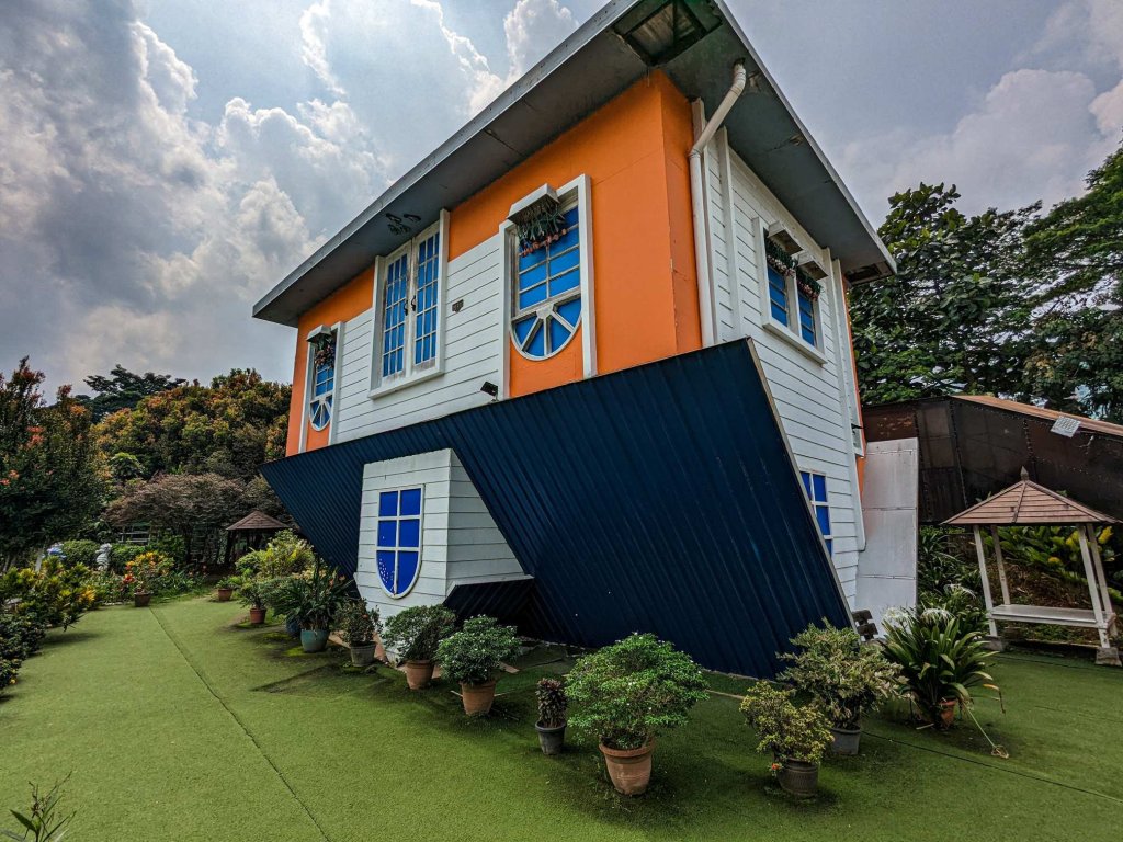 Casa UpsideDown de Kuala Lumpur: visita, precios y opiniones&nbsp;negativas