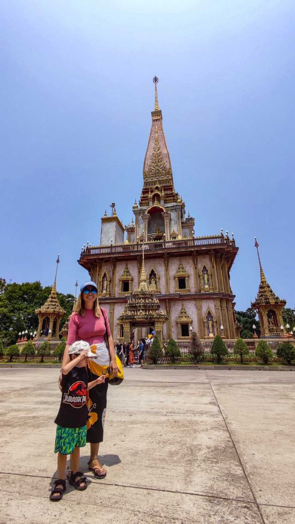 Phuket - Wat Chaithararam - Tailandia- uno de los templos