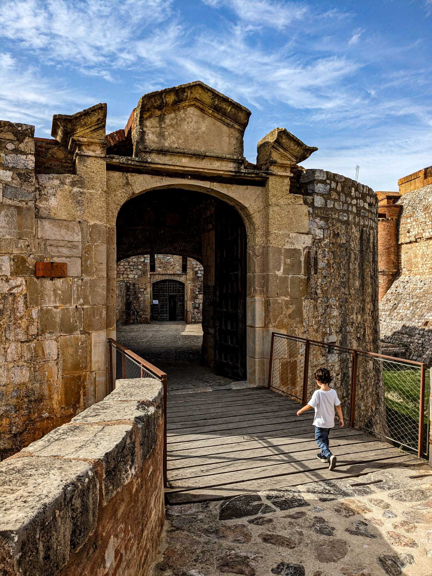 Francia - Fortaleza de Salses - Revellín