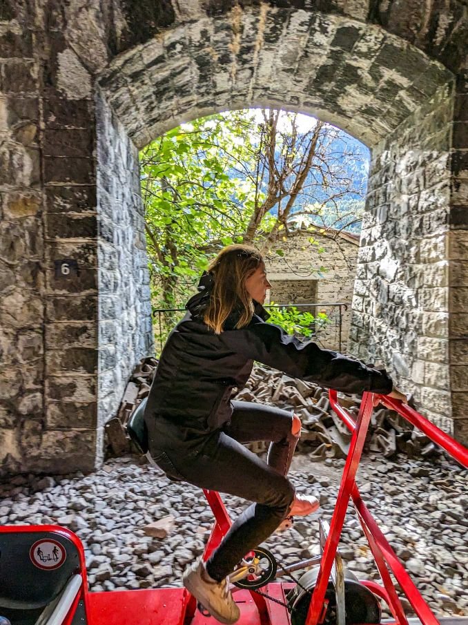 Francia - Axat - Vélorail- Imagen de la bici en marcha