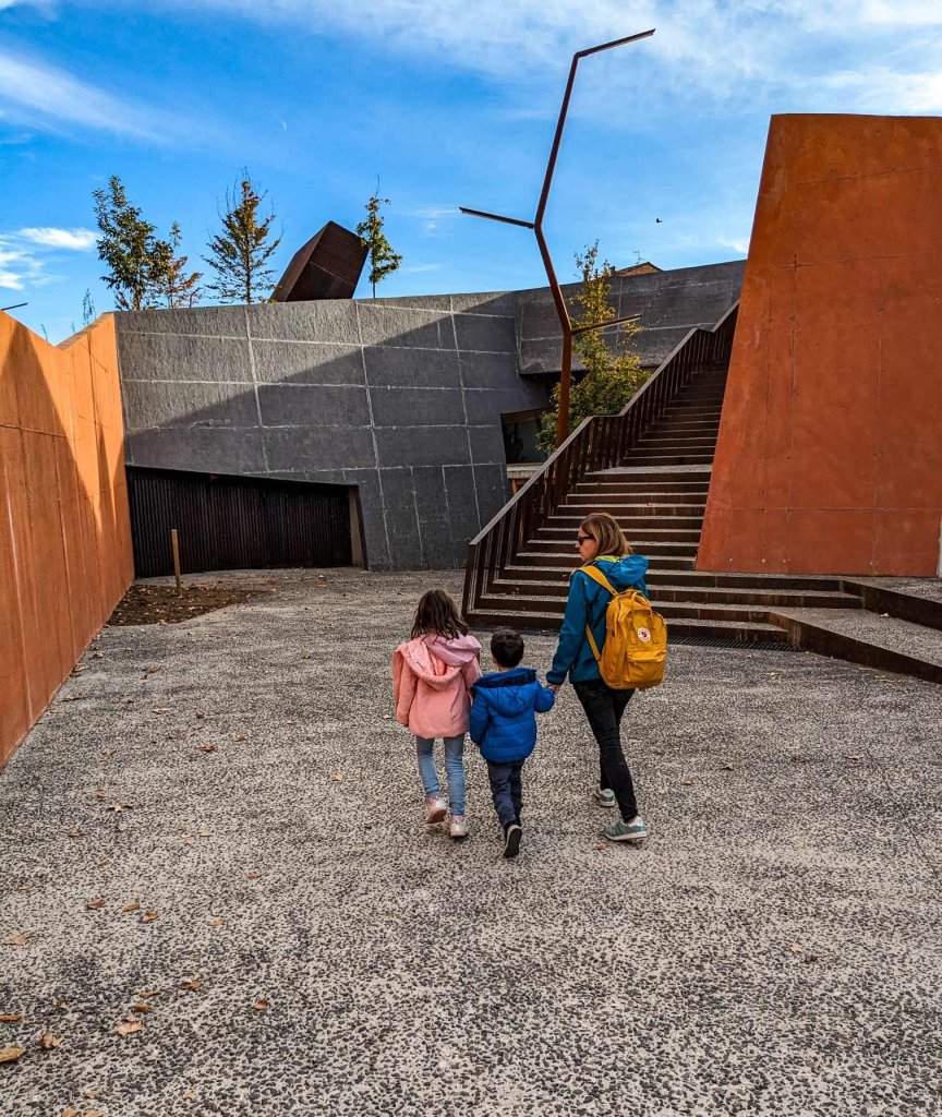 Olot - Espai Cràter - Zona de acceso al museo