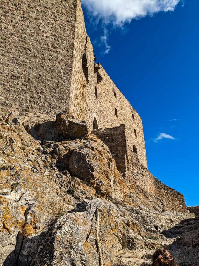 Francia - Ruta Cátara - Queribus - Fachada principal