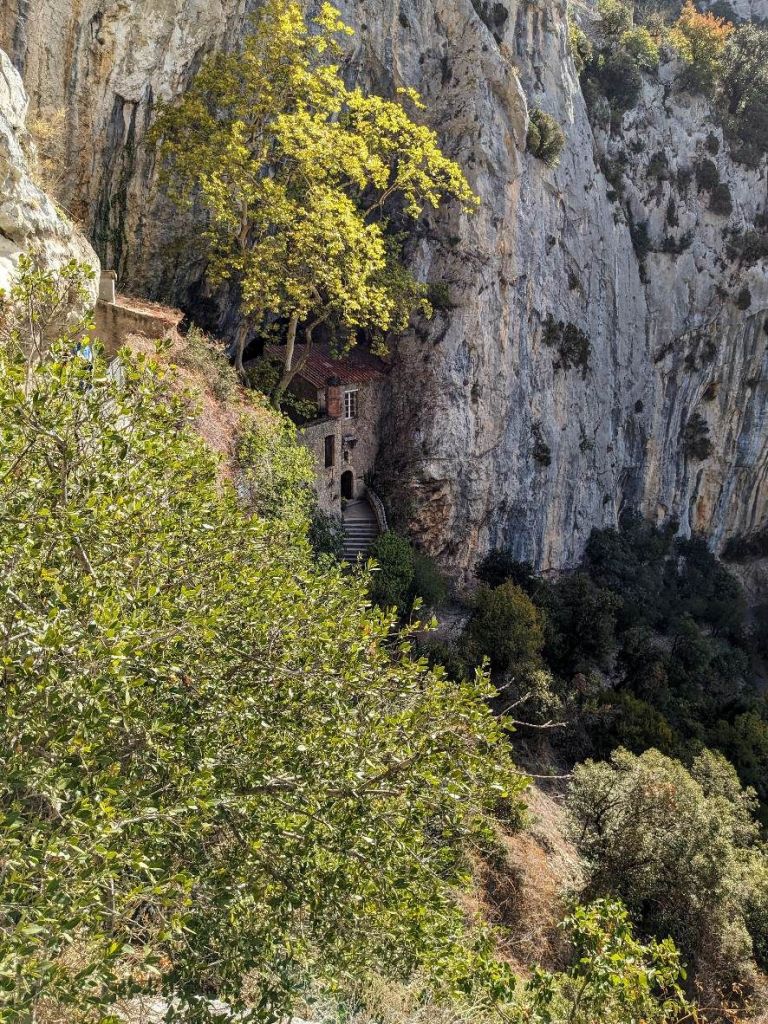 Francia - Gorges de Galamus - Capilla de Saint Antoine dentro de la montaña