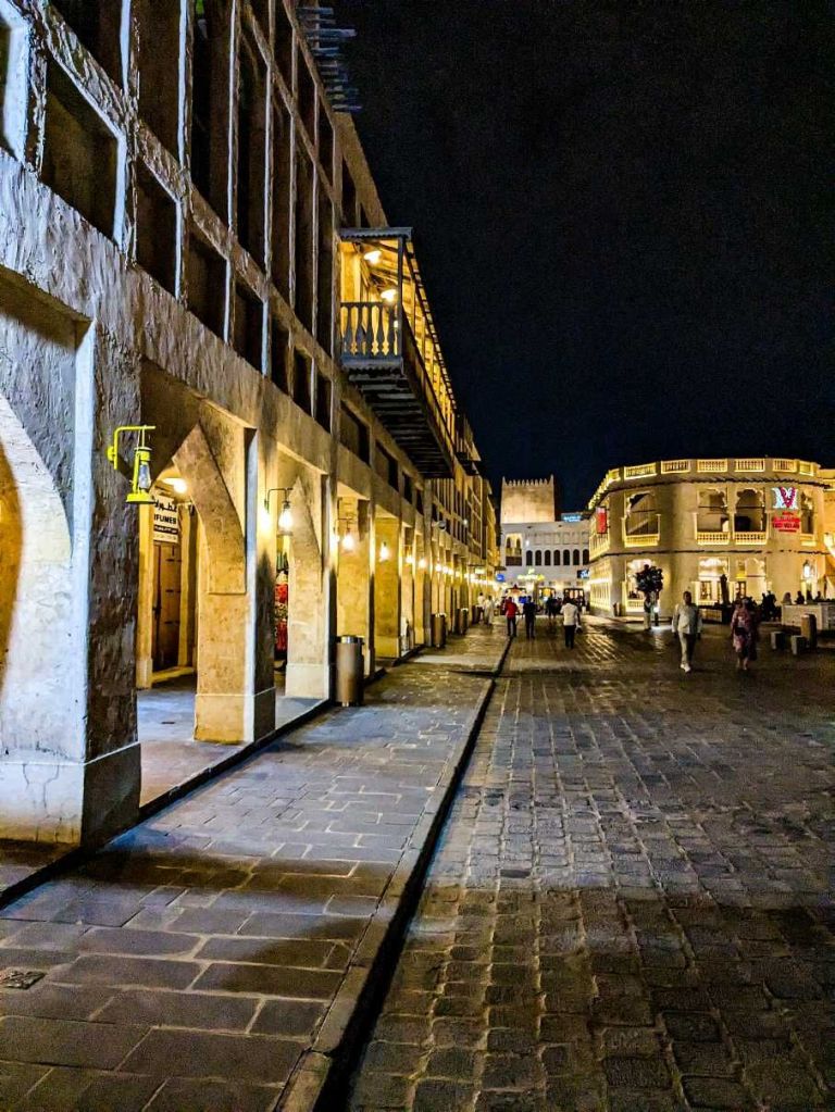 Doha - Souq Waqif - Plaza central del zoco
