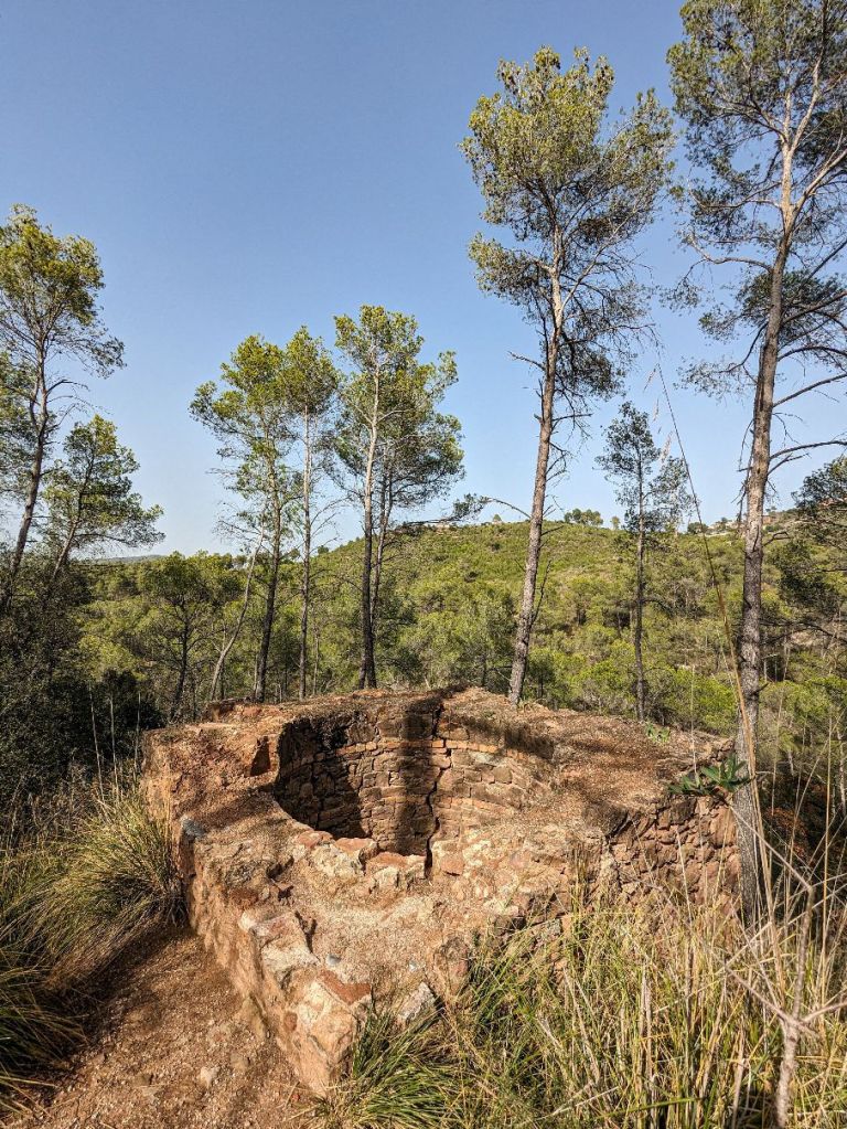 Baix Llobregat - Vallirana - Can Bogunyà - Forn de calç