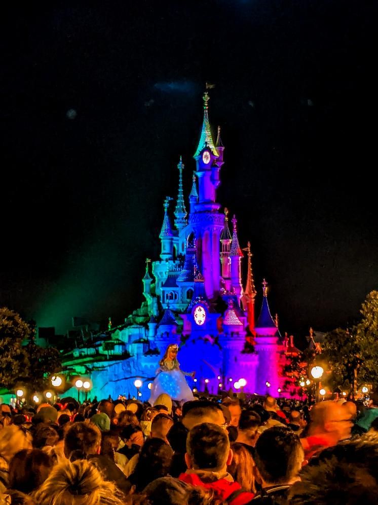 Parque Disneyland - Castillo Disney de noche