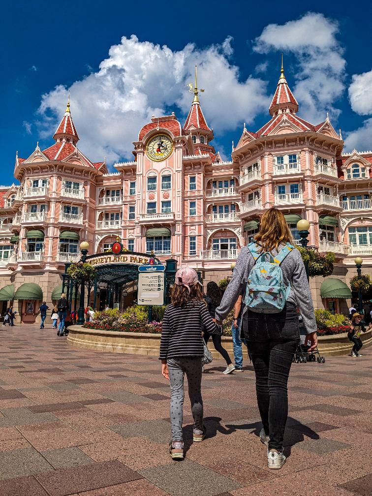 Parque Disneyland - Entrada al parque - Hotel Disneyland