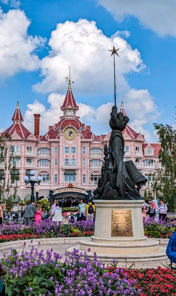 Parque Disneyland - Entrada al parque - Hotel Disneyland