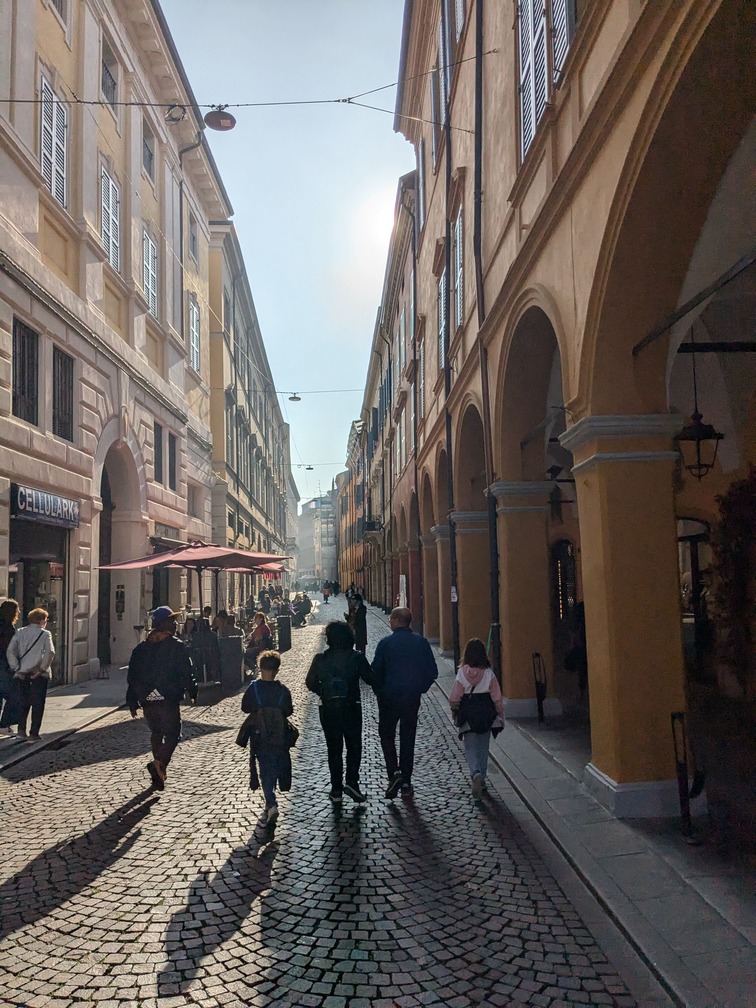 Módena - Calles con pórticos